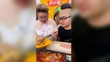 娱乐吃瓜酱搬家,搬家大揭秘，新居生活精彩纷呈